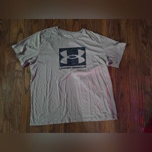 Under Armour Light Gray Short Sleeve Tee
